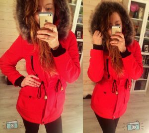 Женская зимняя куртка парка с мехом красная