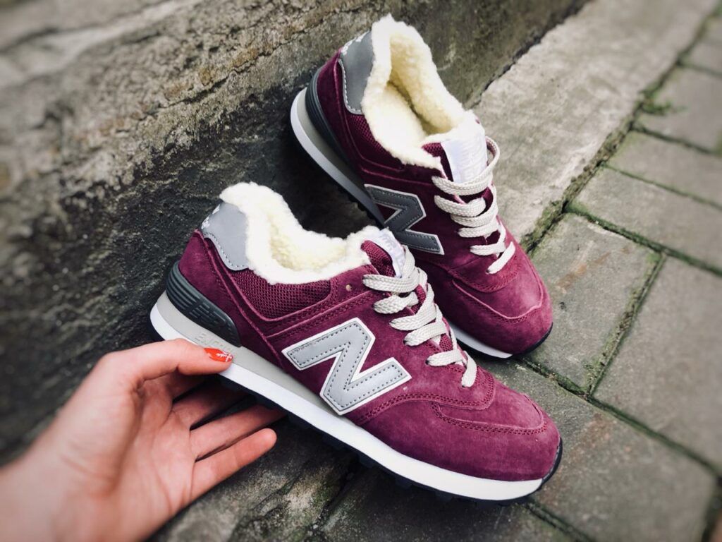 Купить бордовые кроссовки New Balance 574 Nartsiss в фирменном магазине