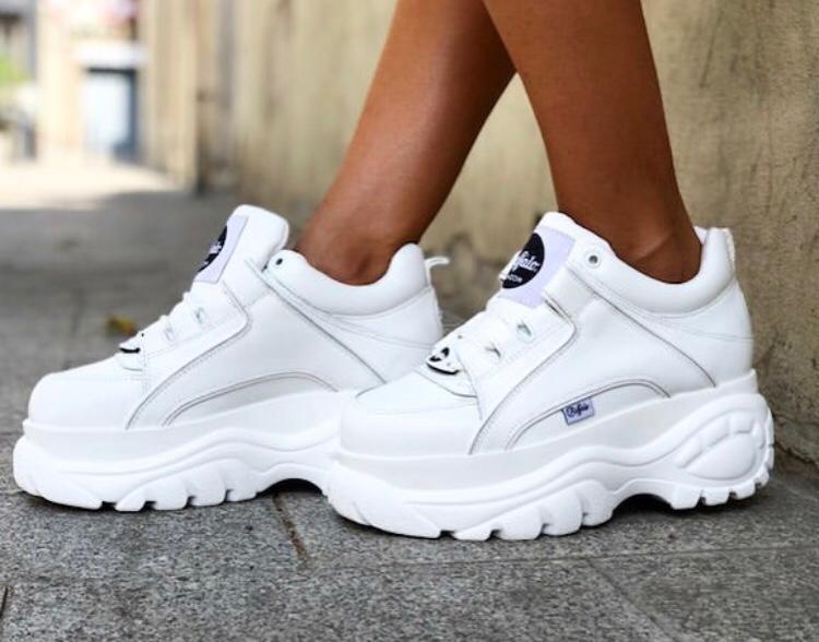 Белые женские кроссовки в стиле Buffalo London купить в СПб