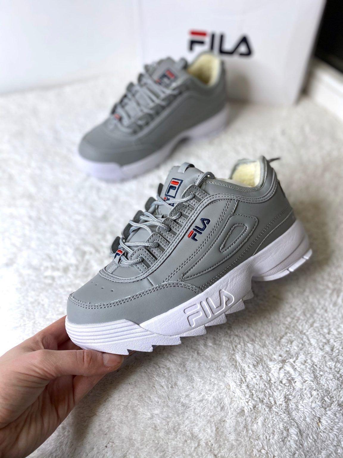 Купить женские кроссовки Fila Disruptor серые с мехом на Room78.net