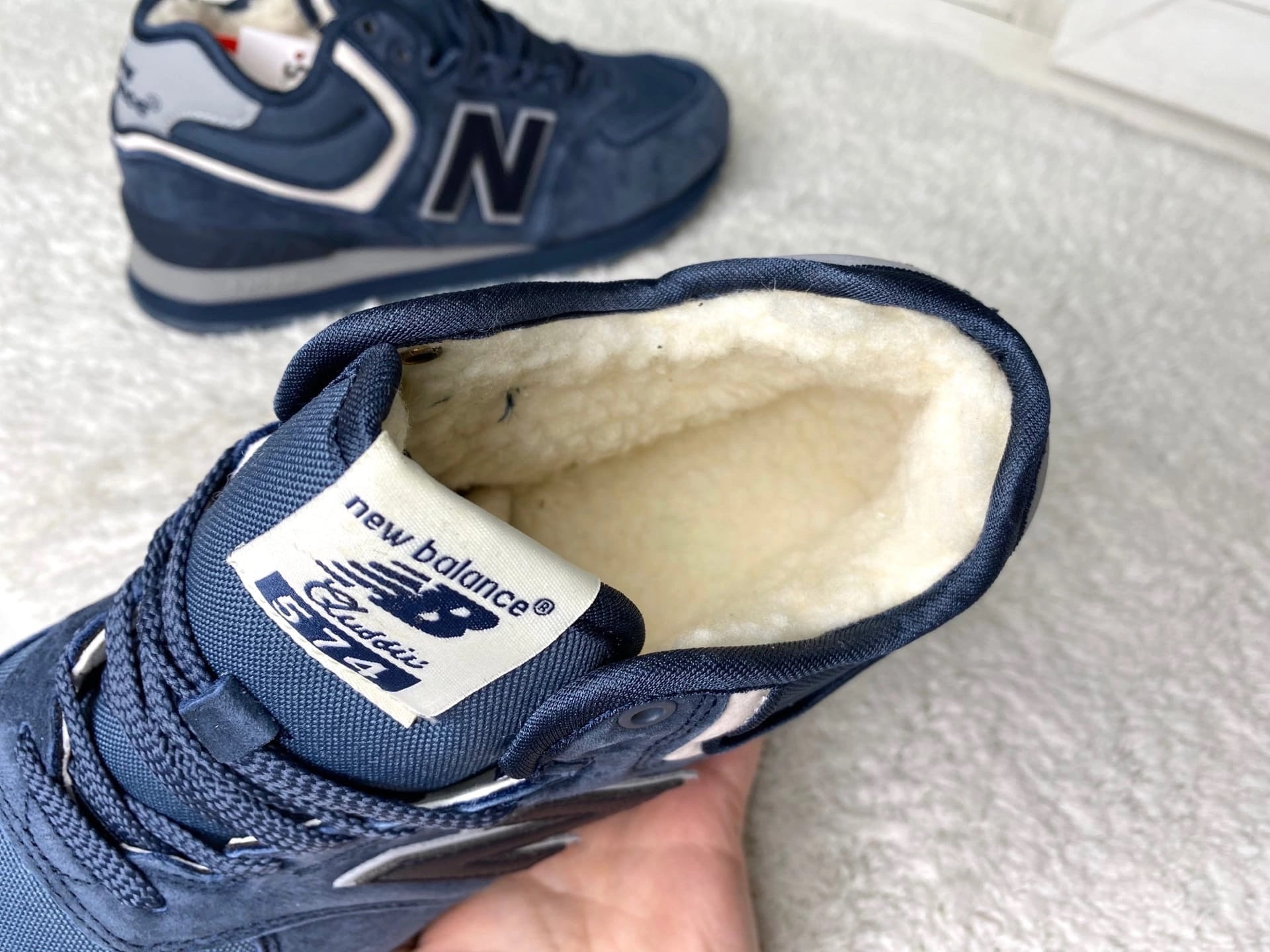 Купить высокие серые кроссовки New Balance 574 с мехом в СПБ