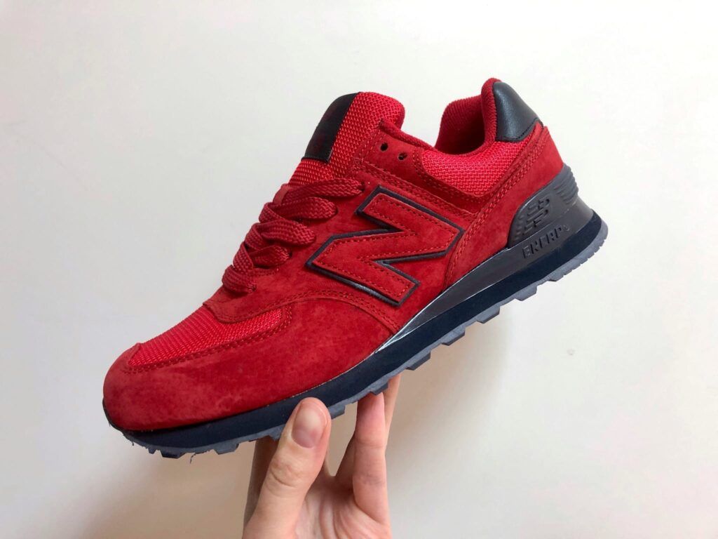 Купить кроссовки New Balance 574 красные в шоуруме в СПб