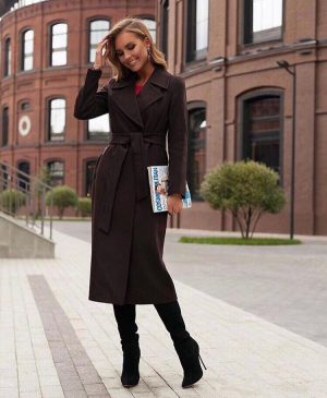 Пальто женское темно-коричневое с поясом