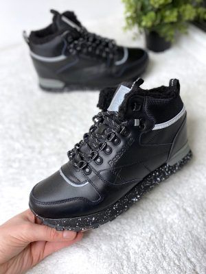 Зимние мужские кроссовки Reebok Classic черные