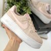 Розовые кроссовки Nike Air Force 1 Sage