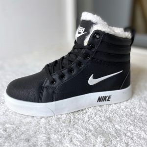 Черные c белым кеды Nike с мехом