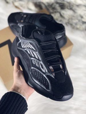 Кроссовки Adidas Yeezy 700 V3 Alvan черные