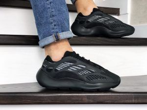 Кроссовки Adidas Yeezy 700 V3 Alvan черные