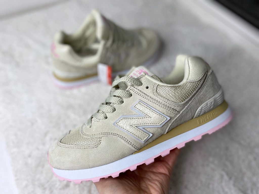 Кроссовки New Balance (Нью Баланс) 574 бежевые с розовым Cake