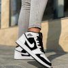 Кроссовки Nike Air Jordan черно-белые с мехом 2