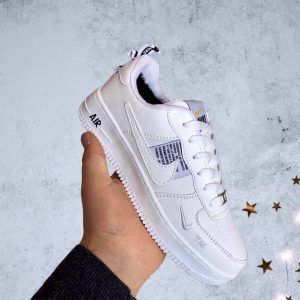 Кроссовки Nike Air Force LV белые с мехом