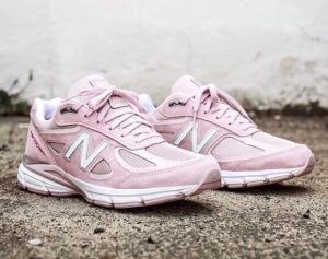 Кроссовки New Balance 990 V4 розовые