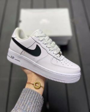 Кеды Nike Air Force белые с черным