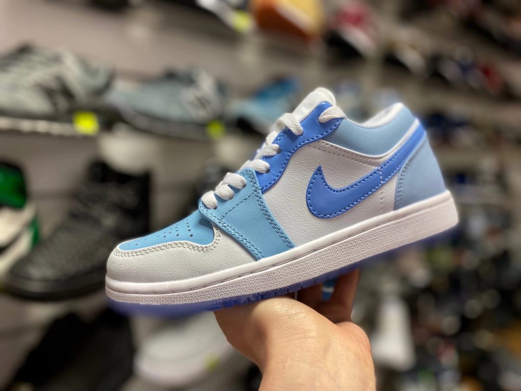 Кеды Nike Air Jordan 1 Low Light Smoke Grey женские- Room78 в СПб