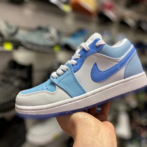 Кеды Nike Air Jordan 1 голубые с белым