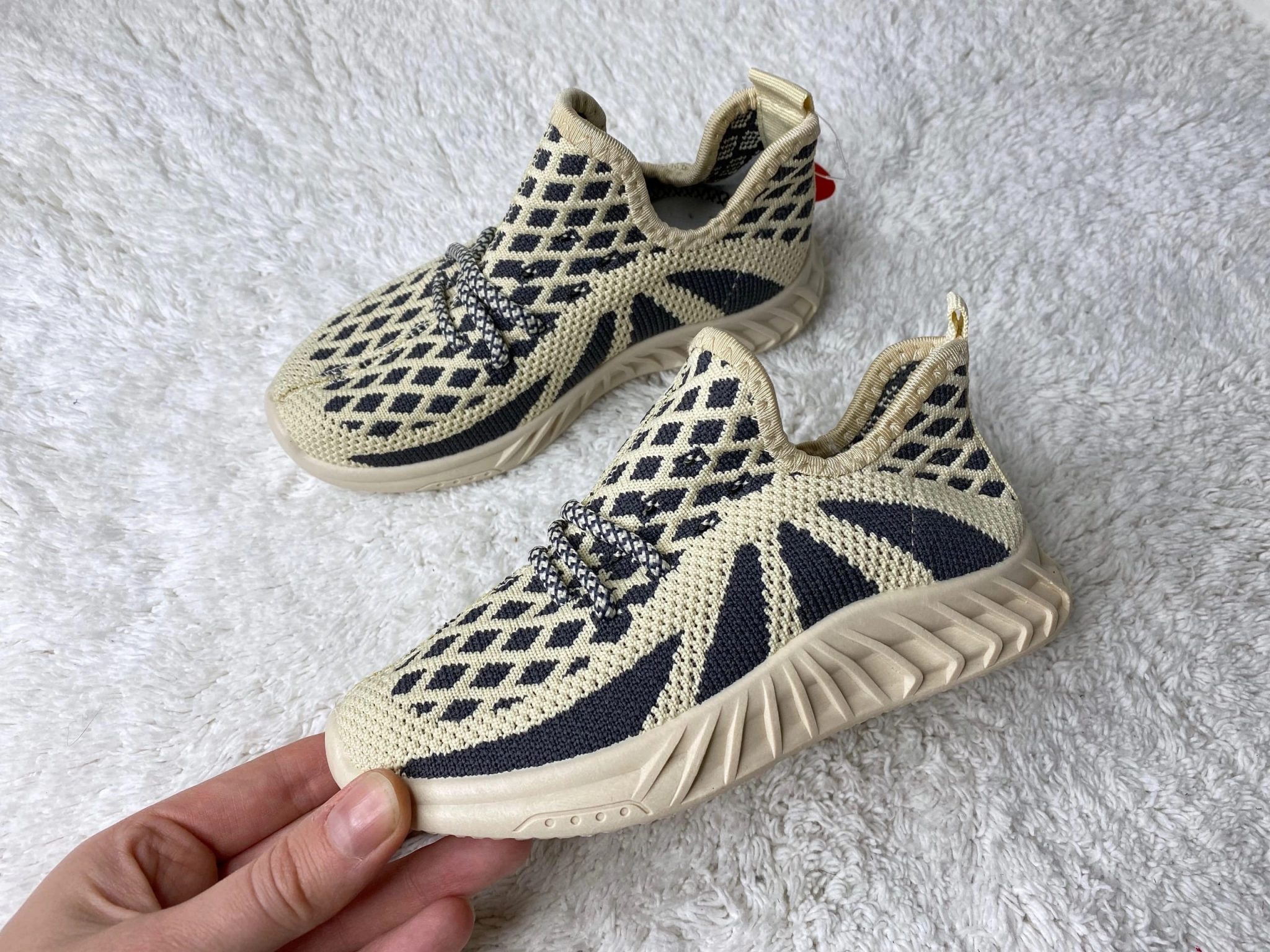 Купить детские Adidas Yeezy бежевые с доставкой в СПб