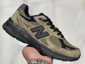 Кроссовки New Balance 990 коричневые с черным