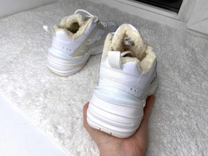 Кроссовки Nike Tekno белые с мехом