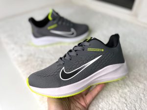 Кроссовки Nike Zoom серые с желтой подошвой