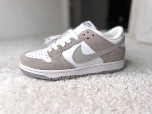 Nike Dunk Low серые с красным задником