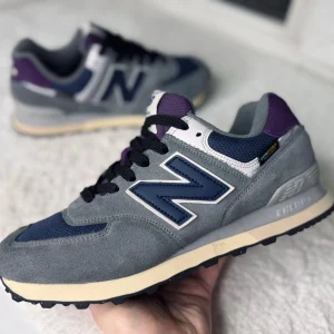 Кроссовки New Balance 574 серые с фиолетовым