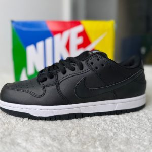 Nike SB Dunk Low черные с мехом