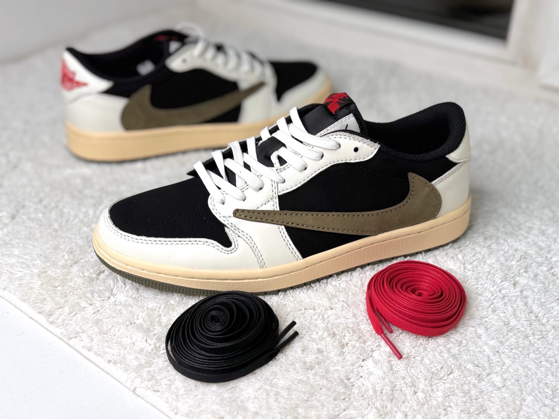 Nike Travis Scott x Air Jordan 1 Low Olive