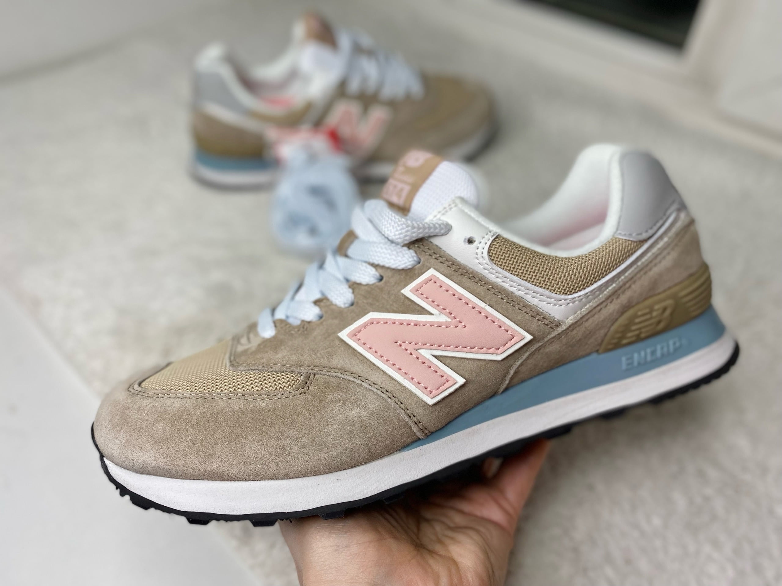 New Balance 574 бежевые с розовым