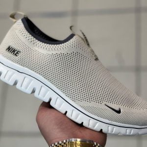Nike бежевые летние без шнурков