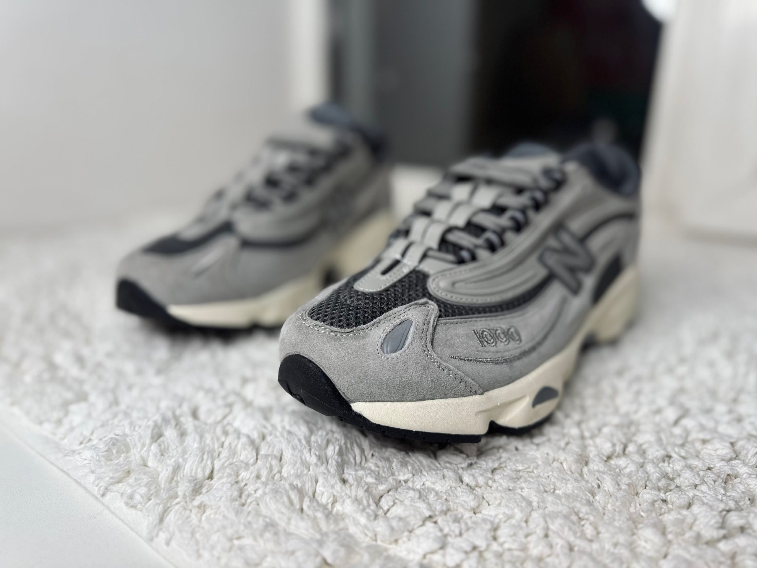 New Balance 1000 цвет серый