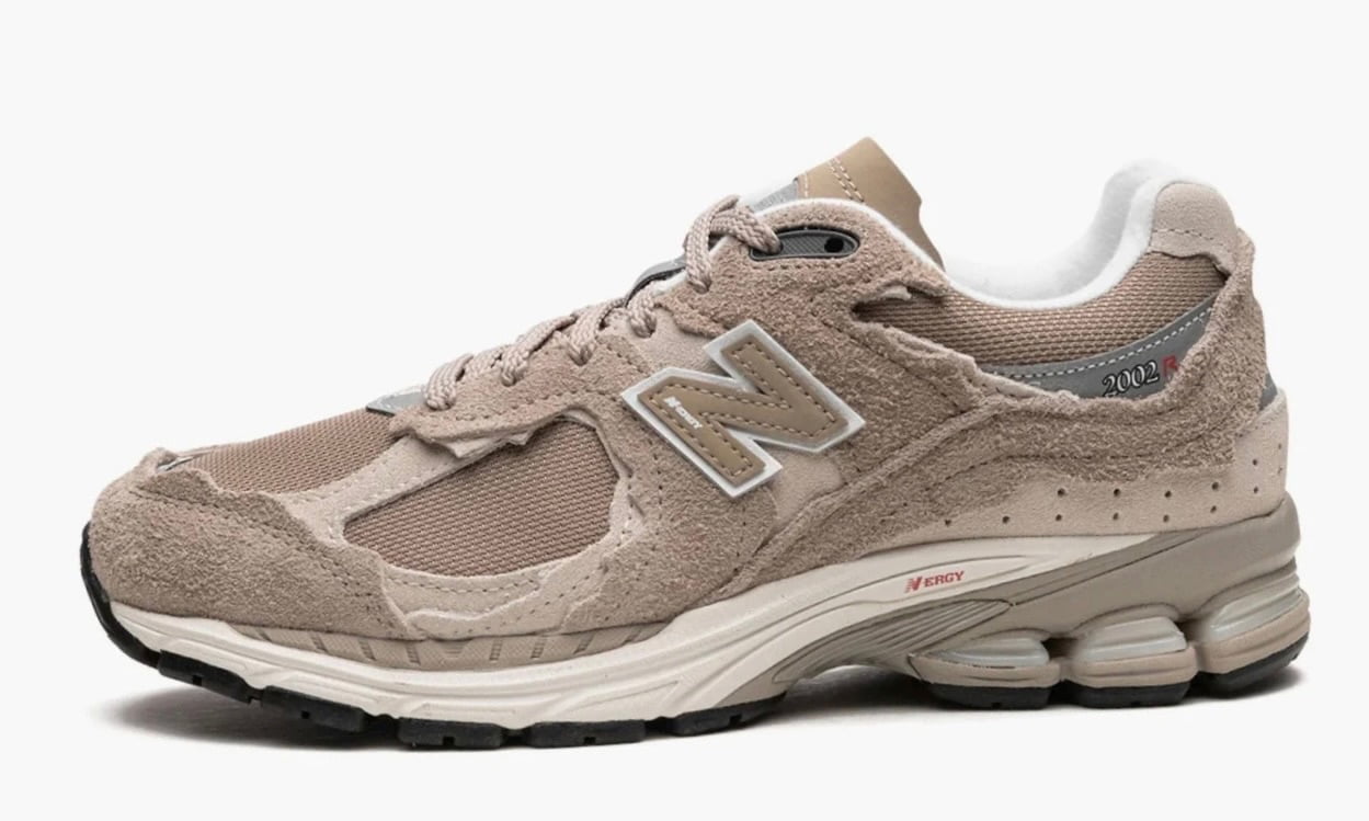 New Balance 2002R бежевые
