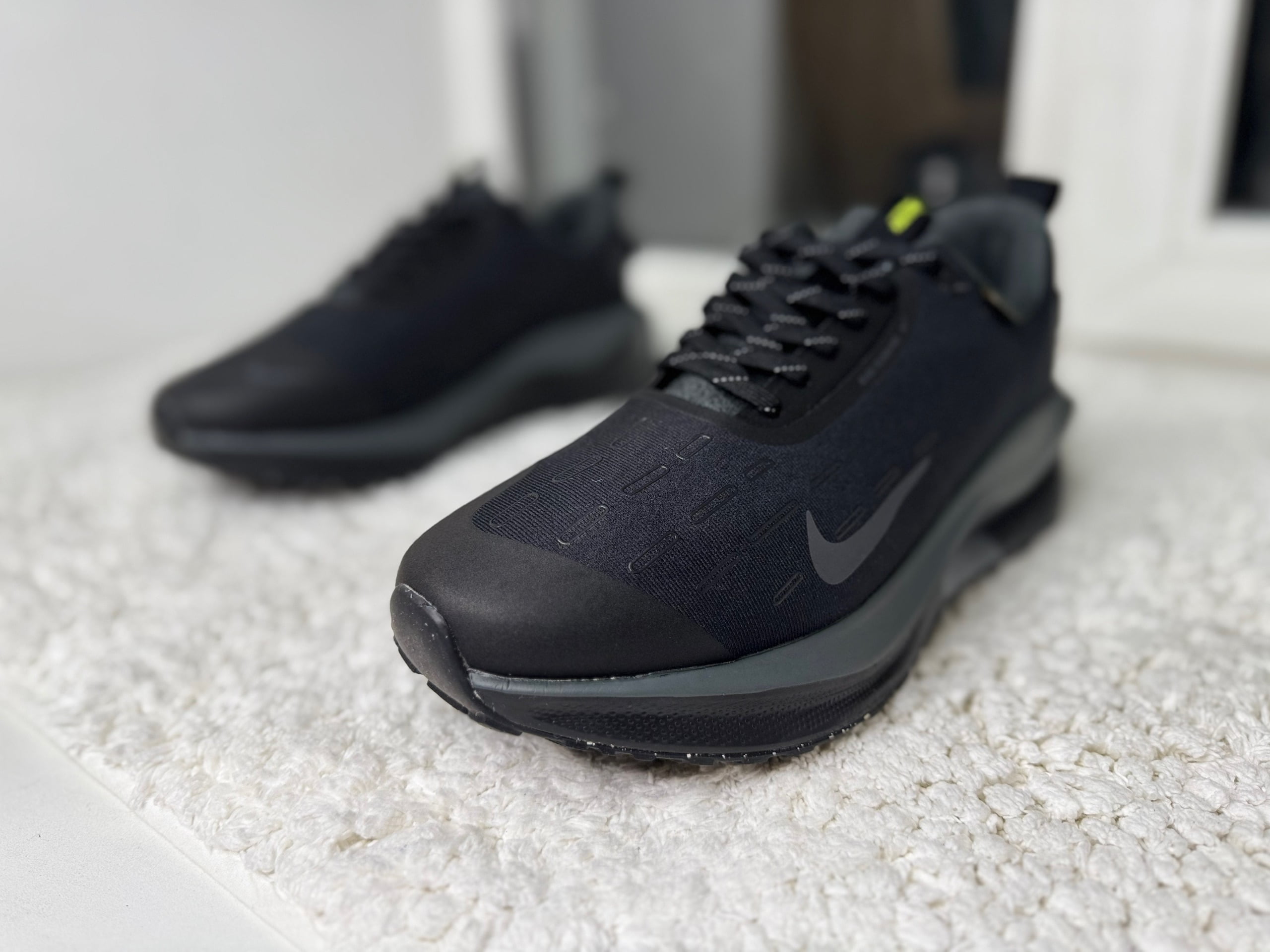 Nike Infinity Run 4 GORETEX треккинговые Nike Infinity Run 4 GORETEX треккинговые