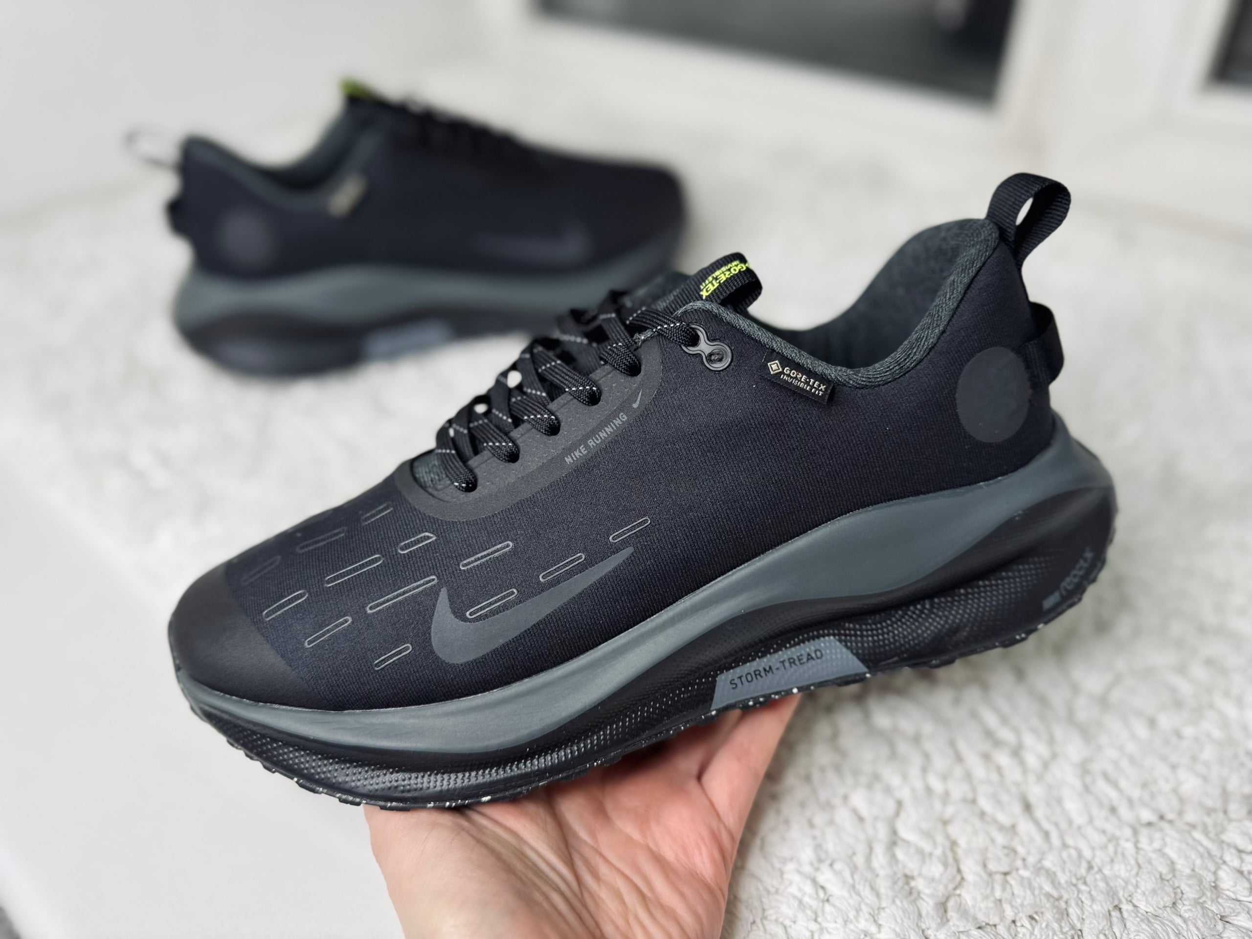 Nike Infinity Run 4 GORETEX треккинговые Nike Infinity Run 4 GORETEX треккинговые
