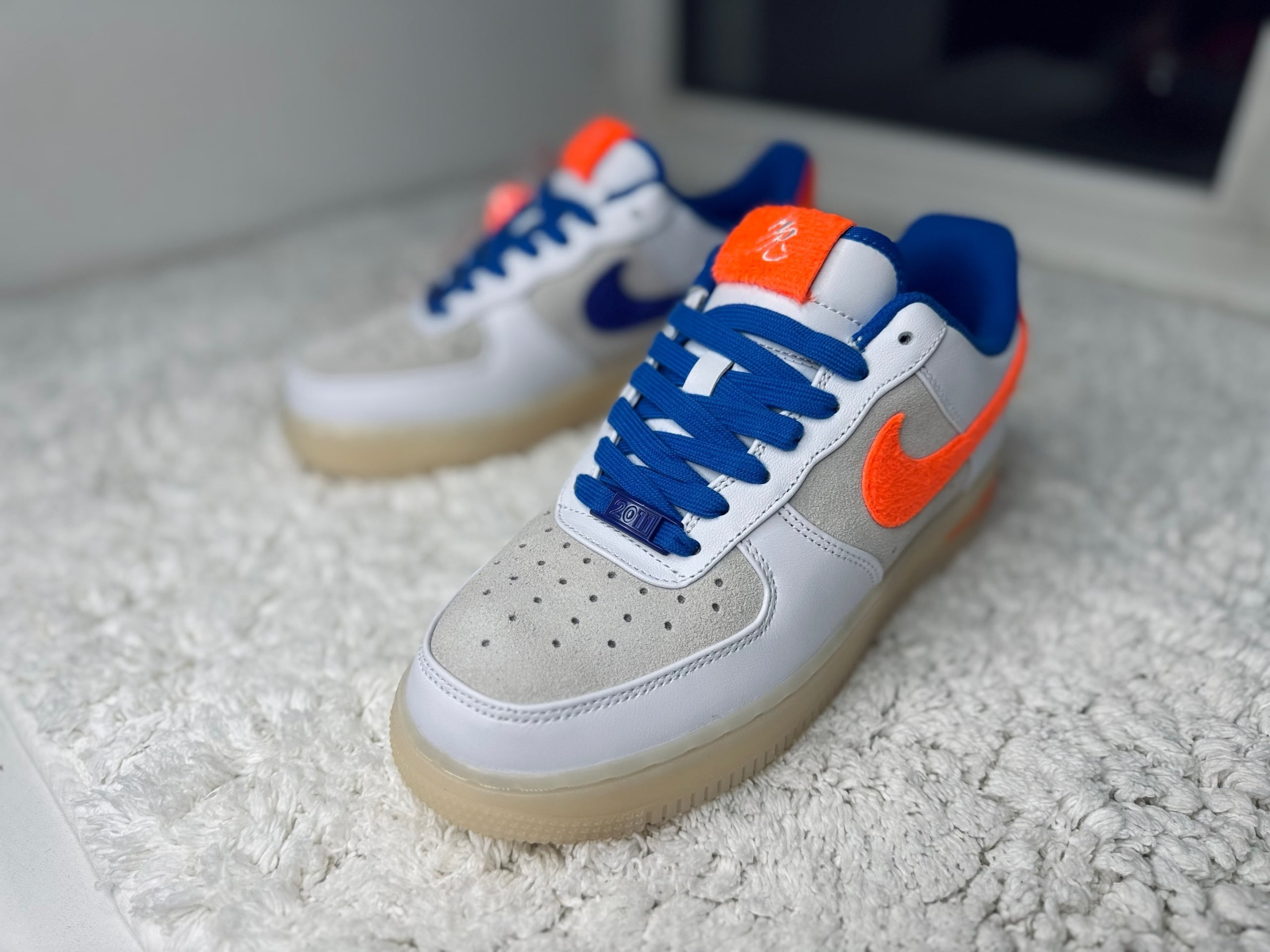 Nike Air Force Low белые с оранжевым с синим