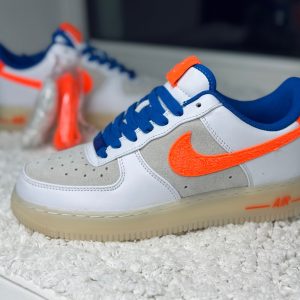 Nike Air Force Low белые с оранжевым с синим