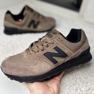 New Balance 574 Бежевые с черной подошвой