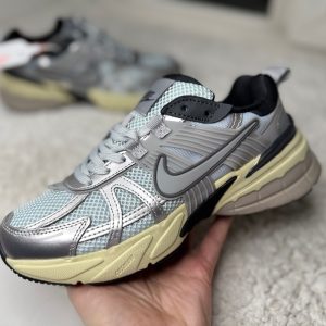 Nike V2K Run серые