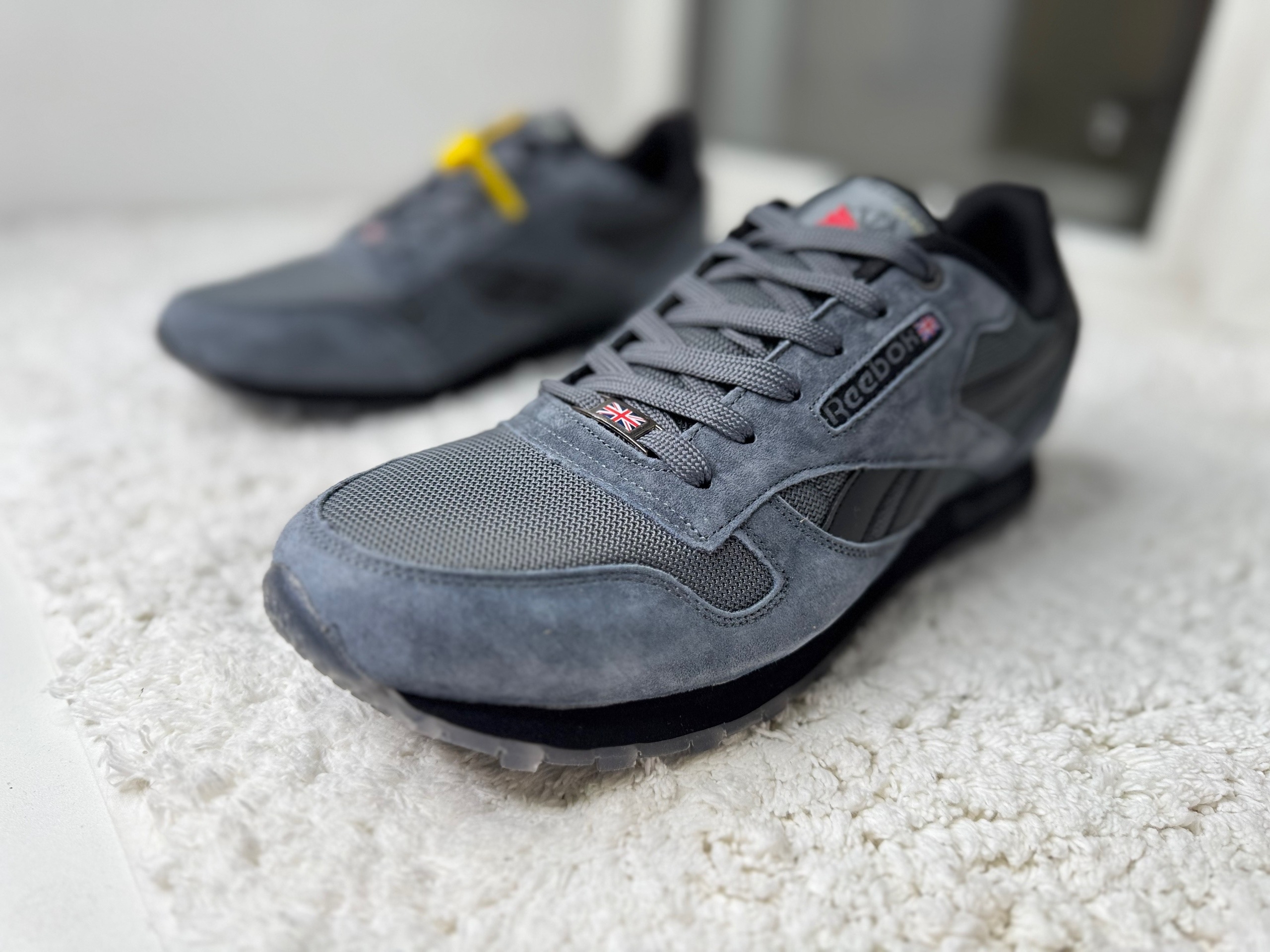 Reebok Classic серые 2026