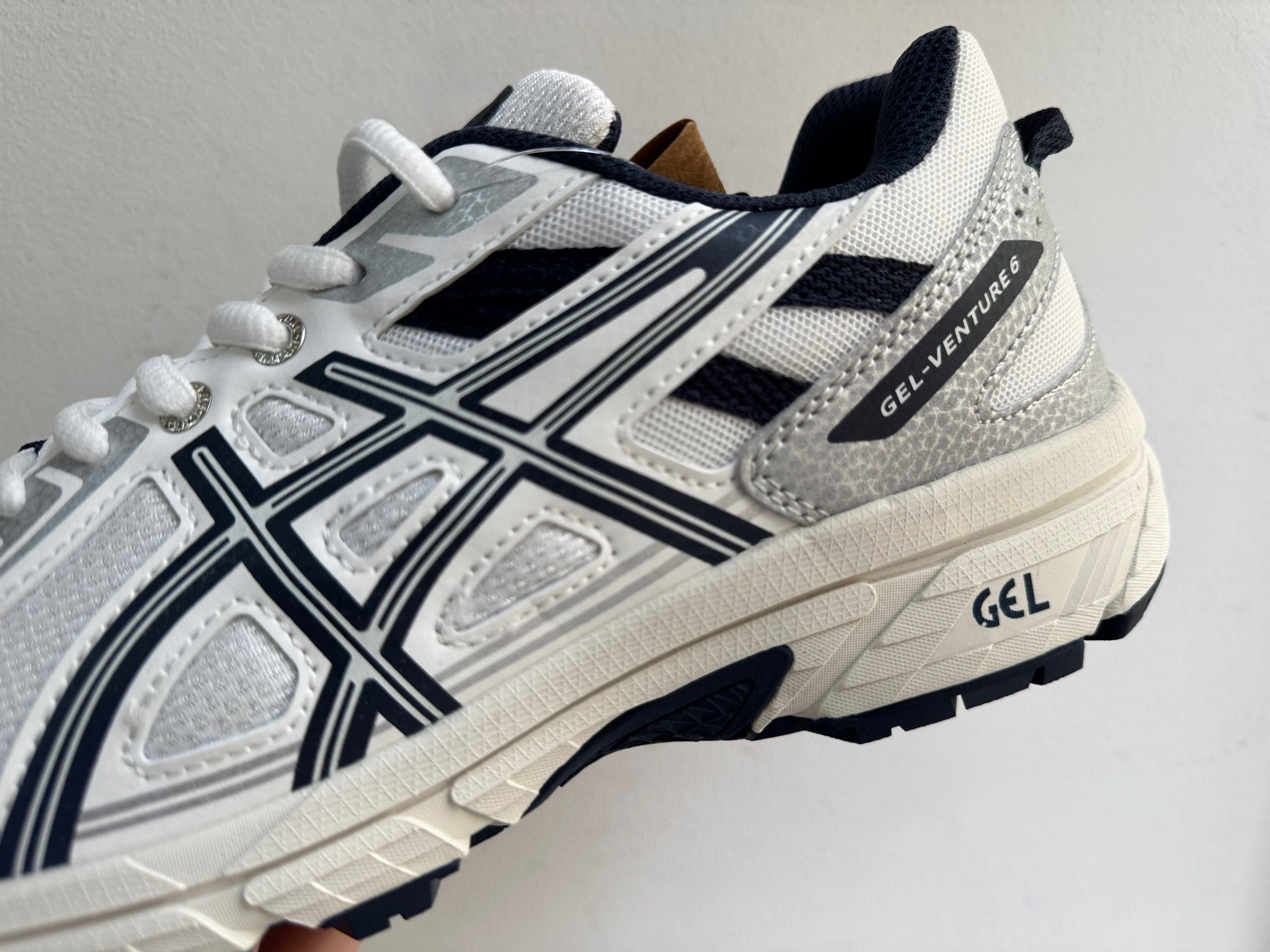Asics Gel-Venture 6 белые Asics Gel-Venture 6 белые
