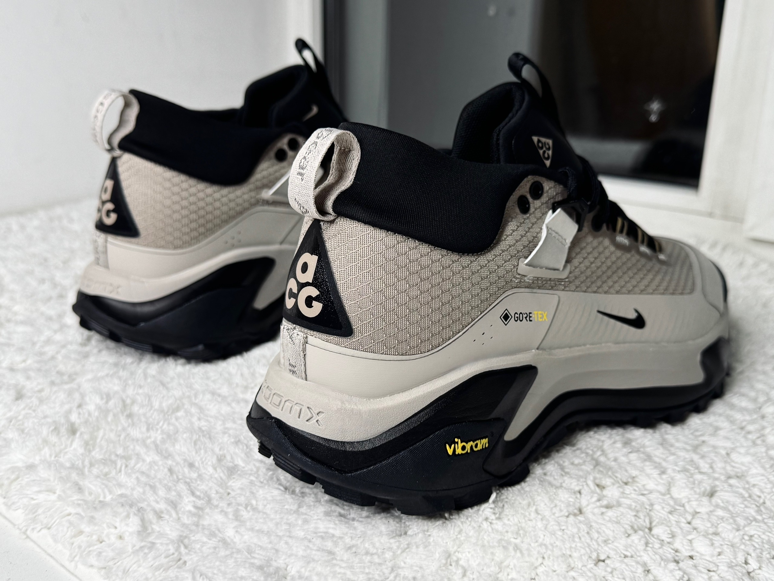 Кроссовки Nike ACG ZoomX Gore-Tex Black Beige Кроссовки Nike ACG ZoomX Gore-Tex Black Beige