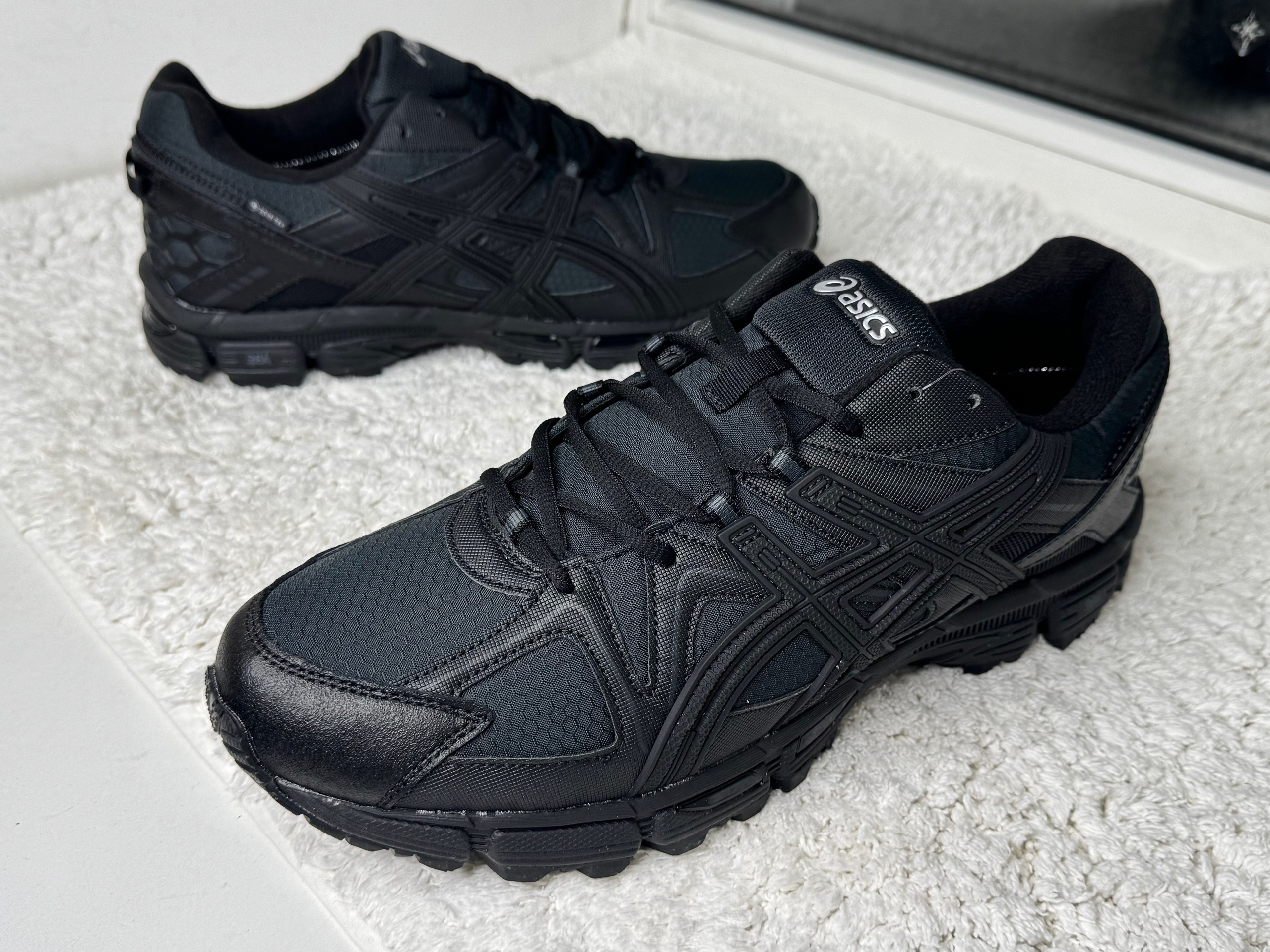 Asics Gore-tex Thermo Великан (46-49) Asics Gore-tex Thermo Великан (46-49)
