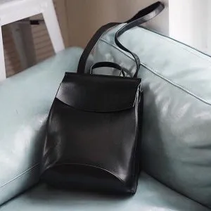 Женский черный рюкзак из натуральной кожи R0311