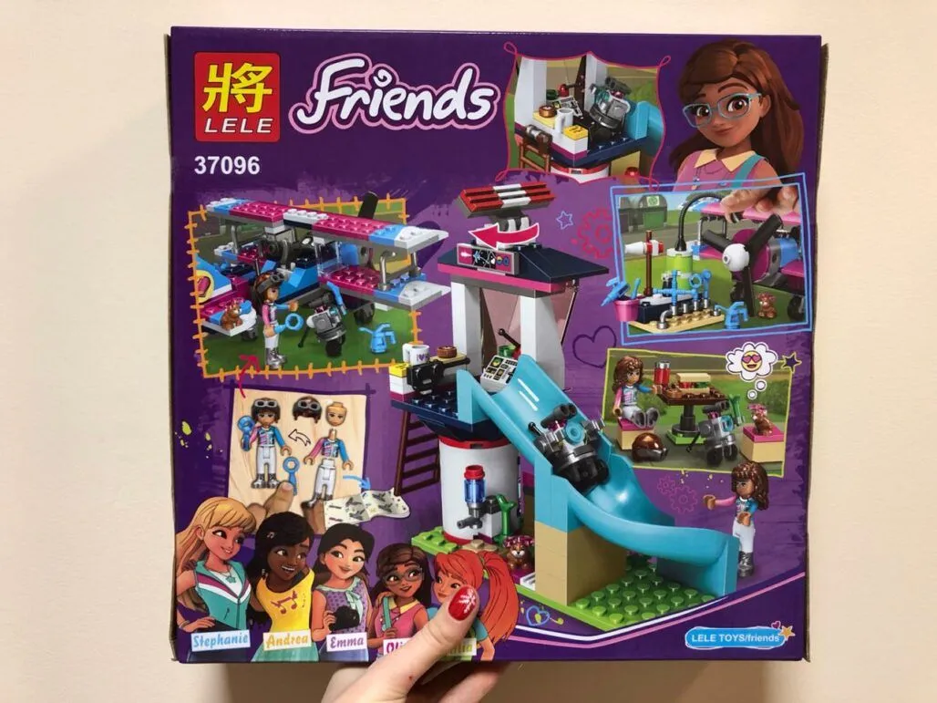 Конструктор LELE Friends 3096 Аэродром