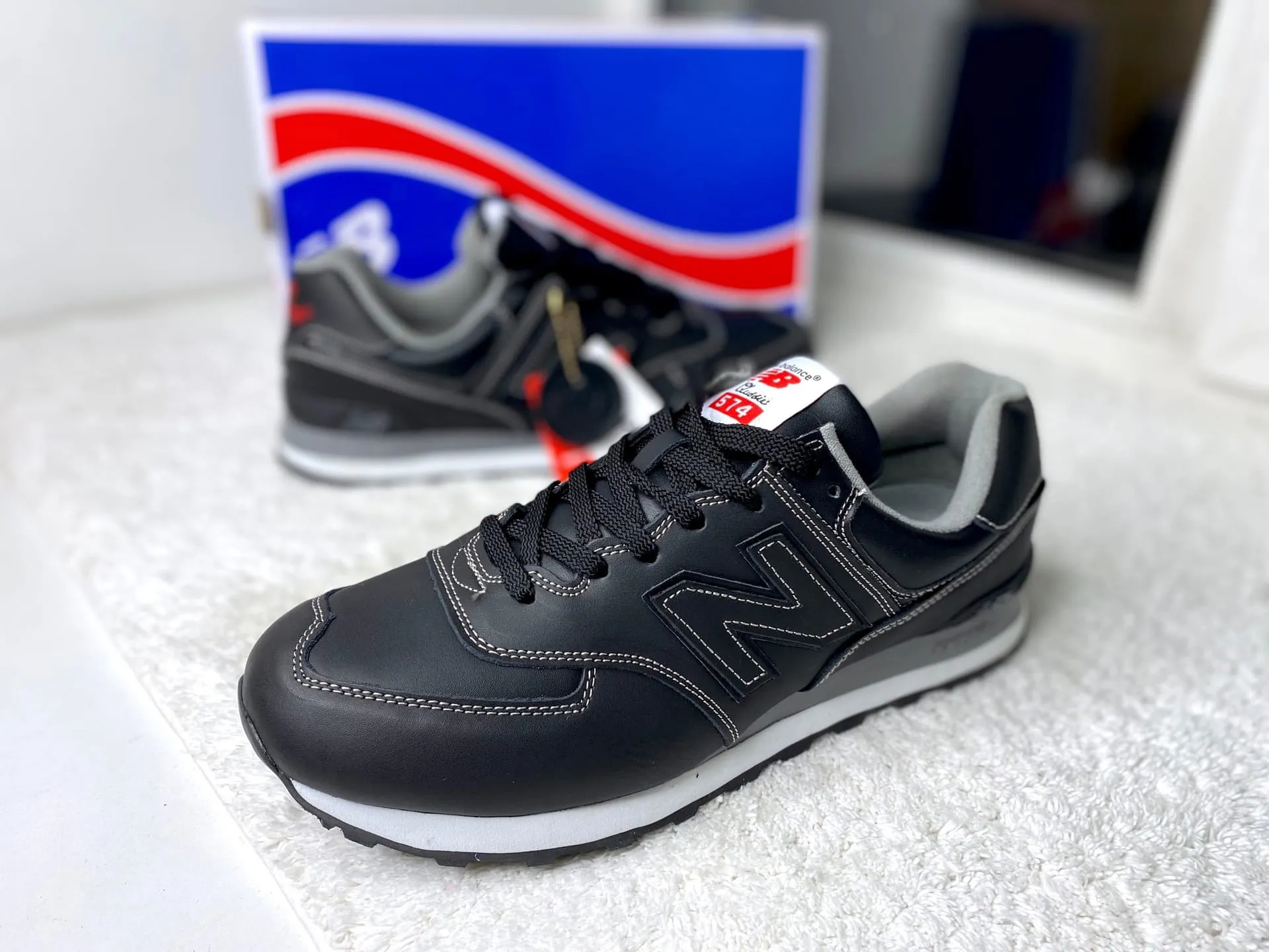 New Balance 574 черные с красным Графит