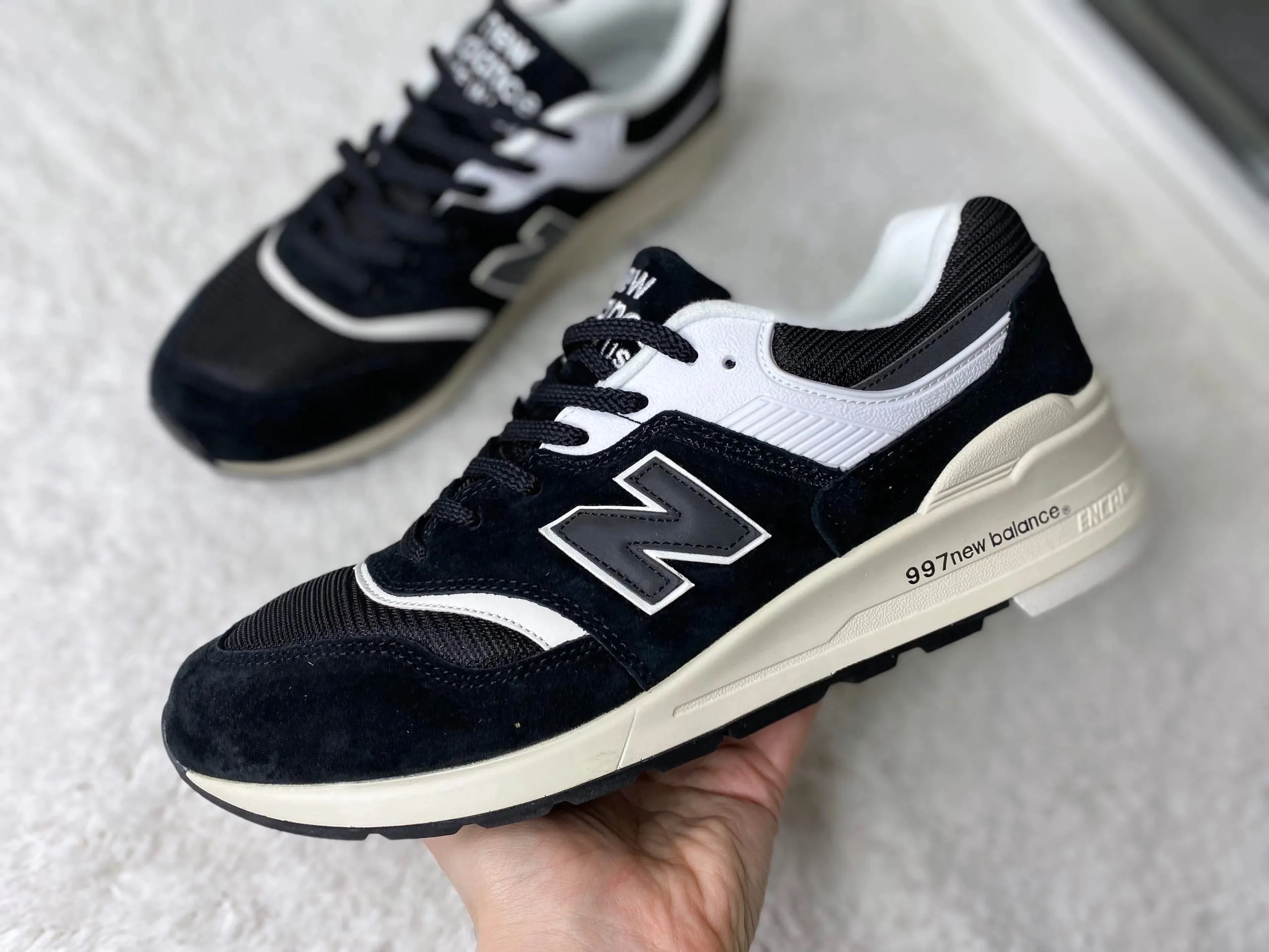 New Balance 997 черные с белым New Balance 997 черные с белым