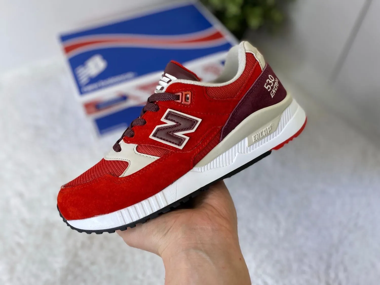 Женские New Balance 530 красные