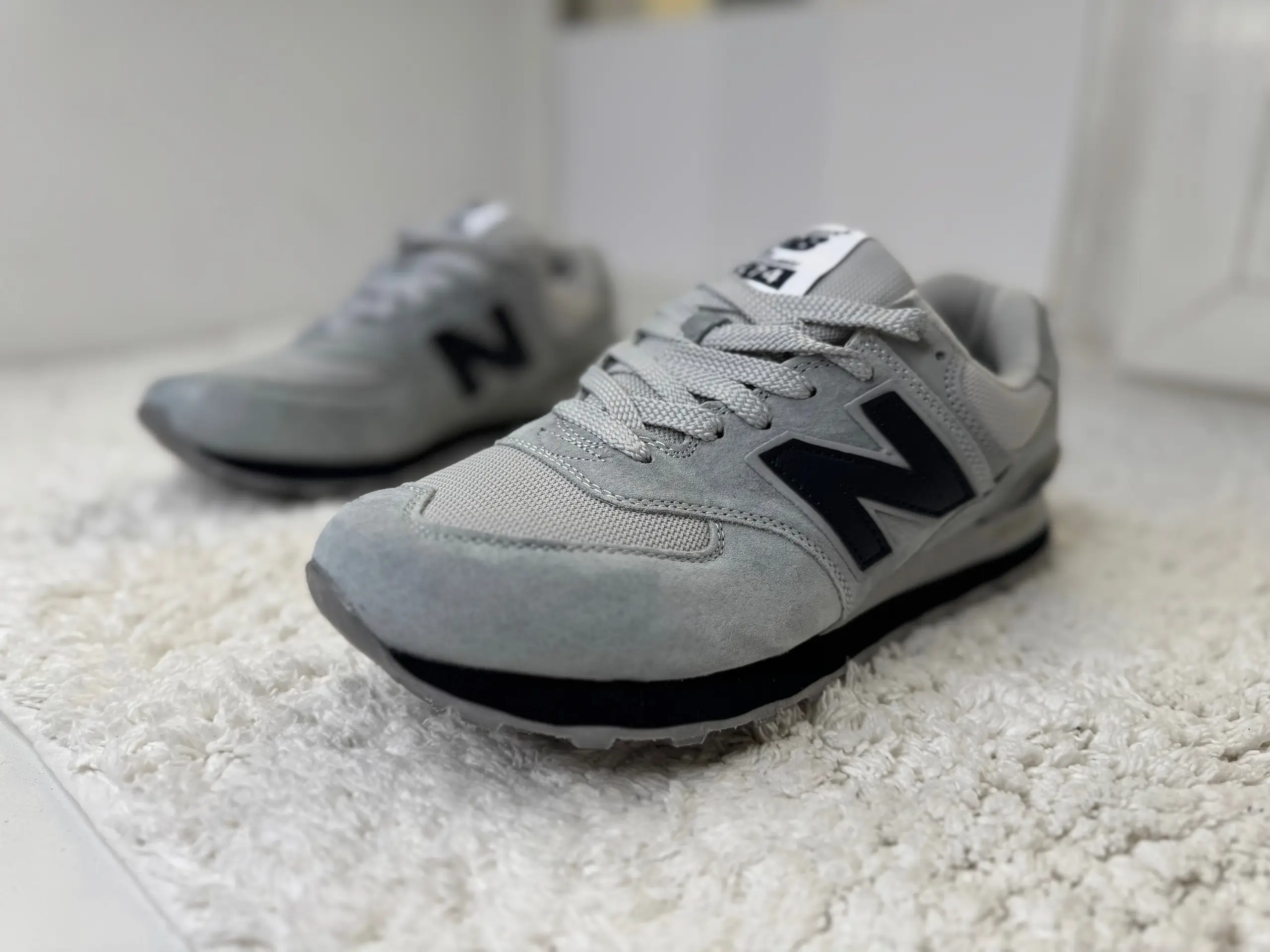 New Balance 574 Шторм серые с темной подошвой