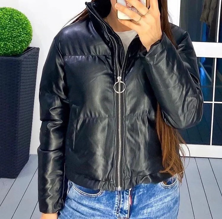 Женская куртка дутая кожаная черная