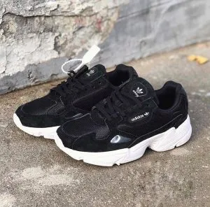 Adidas Falcon черные с белым