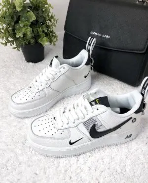Nike Air Force 1'07 LV8 белые лимитированная серия